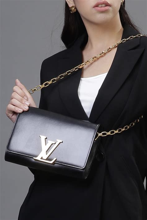 buy louis vuitton chain louise bag black|louis vuitton pochette with chain.